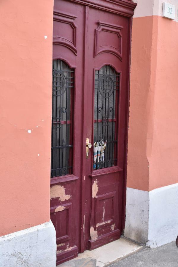 Studio Apartment Lumen Pula Exterior photo